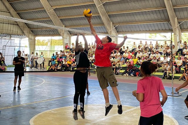 Equipo deportivo celebró por todo lo alto final de voleibol